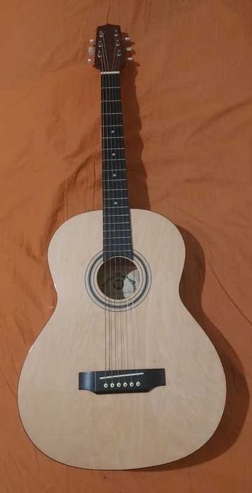 Chitara Hora aproape ca noua