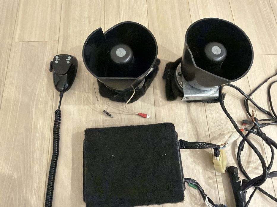 Elina smerch 2 ta karne wifi router b/u hamma narsa ishlidi