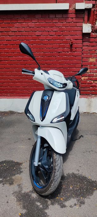 Inchiriez scuter Honda pcx 125cc ( Glovo, Bolt, Wolt)