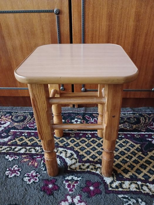 Продам табуретки