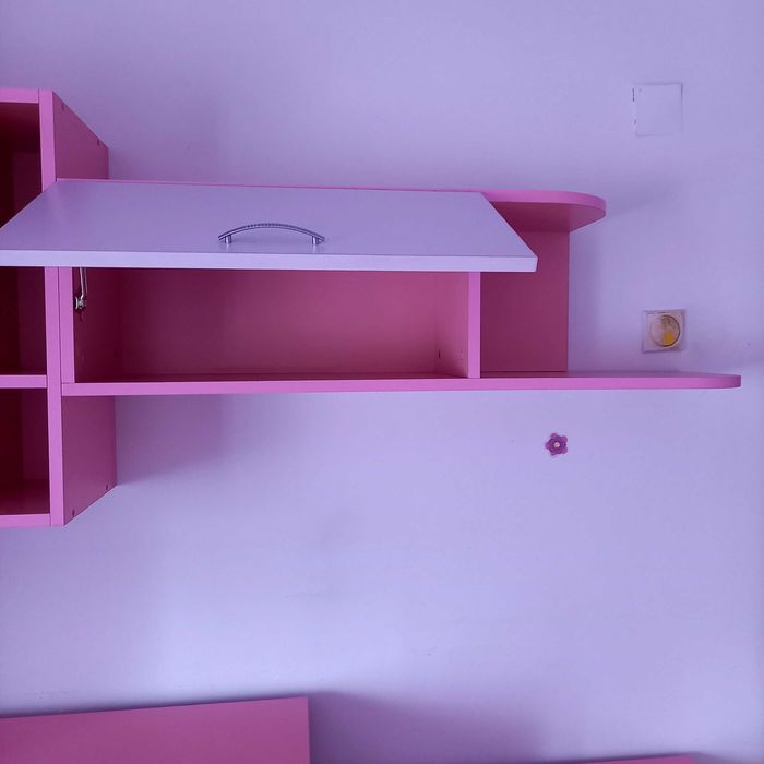 Продавам детско обзавеждане за момиче.