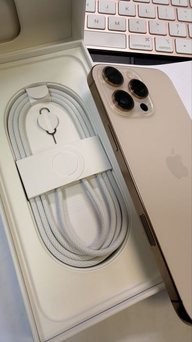 Apple iPhone 16 Pro Max 256GB - Desert Titanium