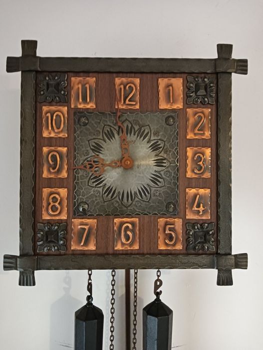 Ceas cu pendul antic