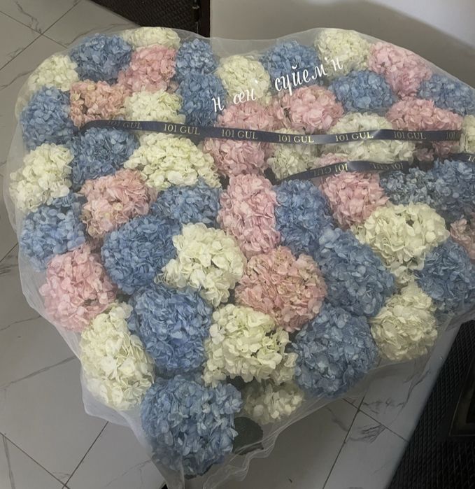 Букет огромное. Оте улкенн Шымкент букеты