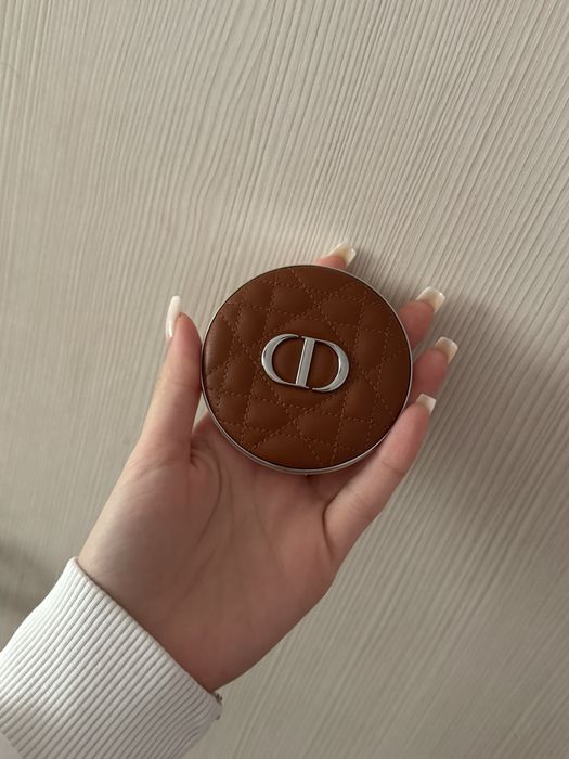 Прахообразен бронзант на Dior Forever в цвят 04 warm