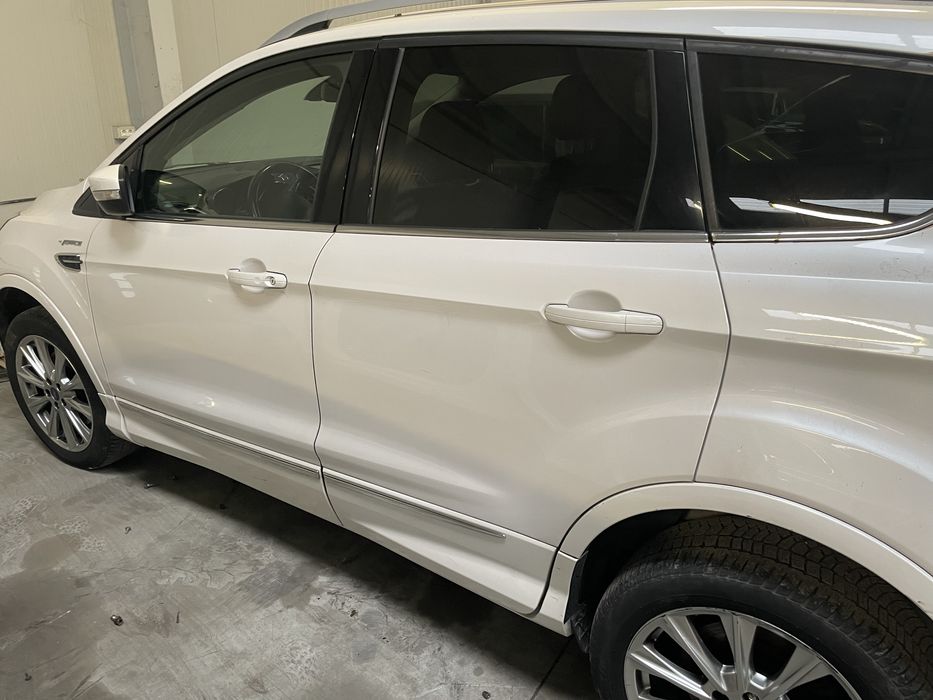 Usi , Usa , Stanga, Dreapta Ford Kuga 2018