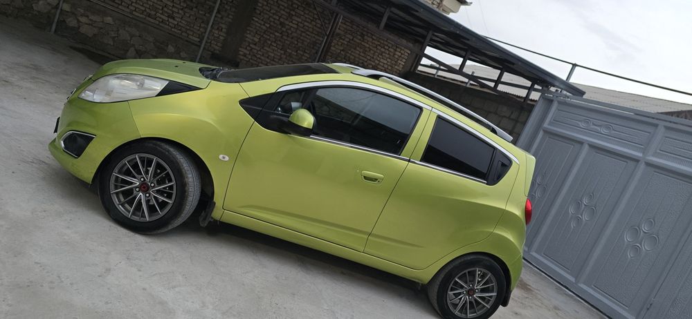 Продаётся Spark Chevrolet  2015 автомат