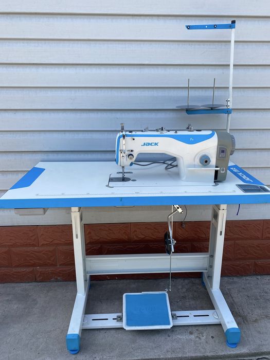 Швейная машинка jack f4