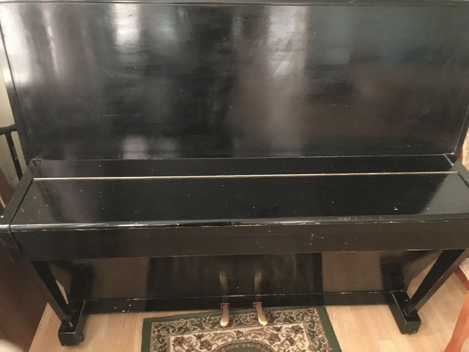 Пианино Октава черного цвета срочно