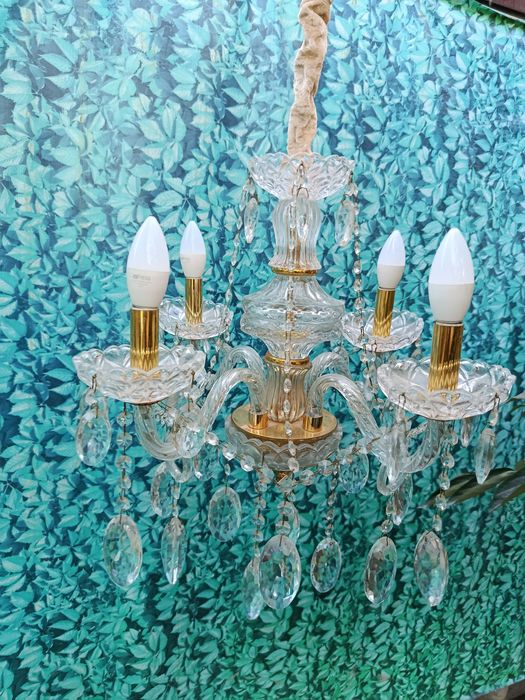 Хрустальная люстра