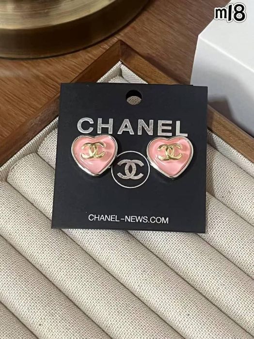 C*H*A*N*E*L обеци