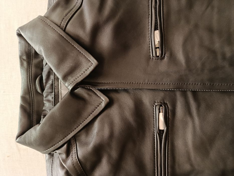 Срочно продаю Американскую натуральную кожаную куртку размер L/G