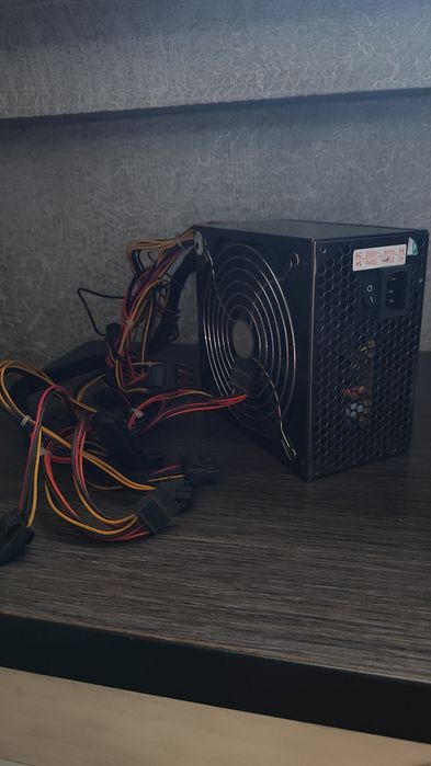 Продам блок питания Huntkey 600W (HK600-53AP)