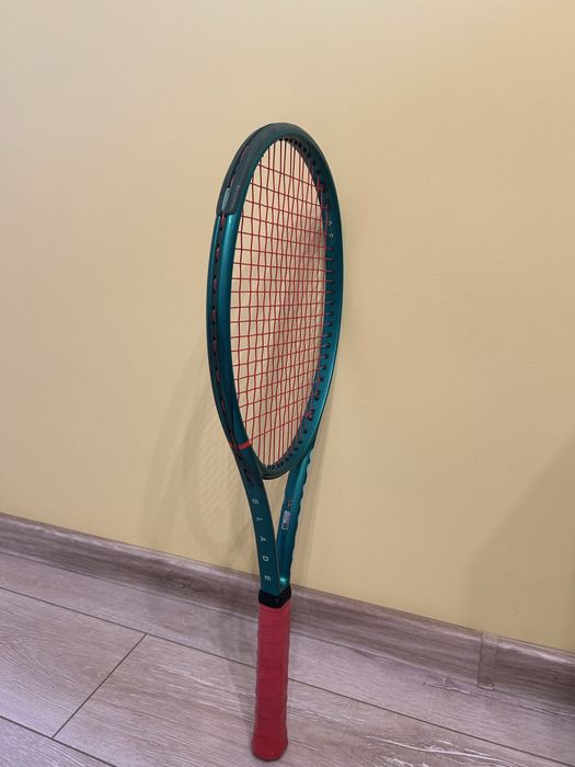 Wilson Blade v10 100L 16x19 (285 грама, грип 3)