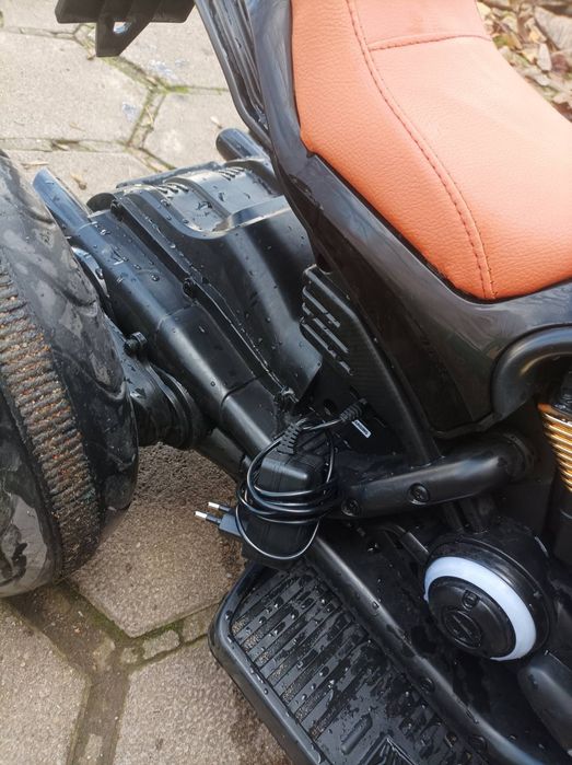 Акумулаторен мотор