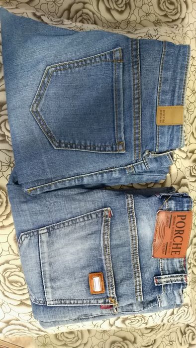 Продам джинсы для мальчиков