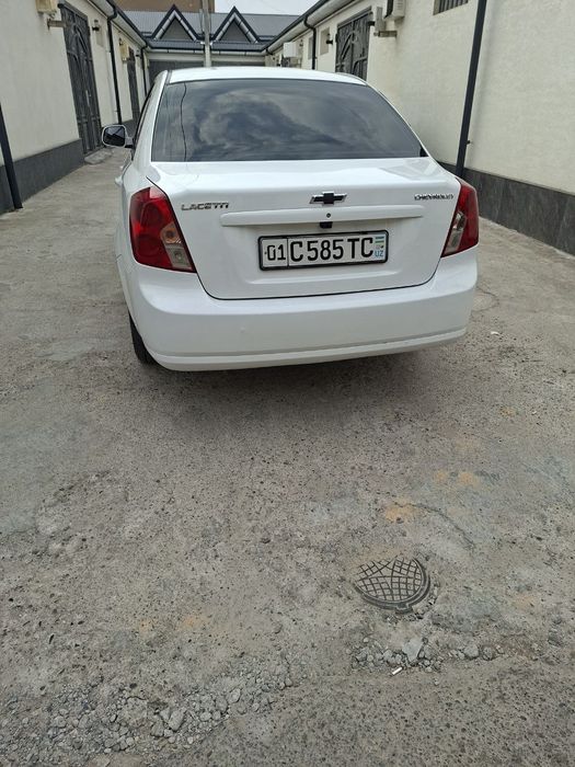 Srochin sotiladi !! Lasseti 1.6 2013 yil
