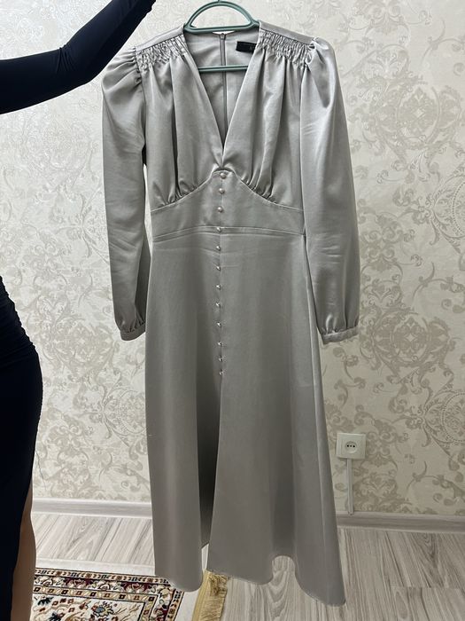 Платья вечерние