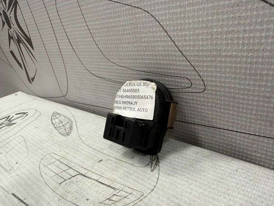 Actuator control suspensie Lexus GS 300 350 430 450H COD: 8924130041 2009 / [2005-2012] / (5B2)