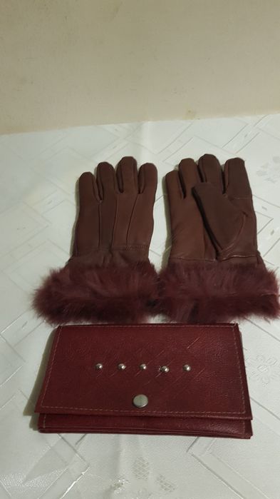 Дамски ръкавици, портфейли, гривни и др.аксесоари