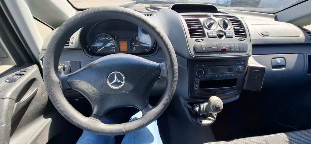 Mercedes Vito 110 lung, 2.2 Euro 5, An 2012, AC, 3 locuri+marfa
