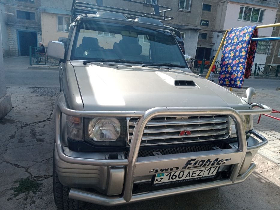 Мицубиси Паджеро.