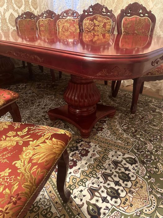 Продам стол и стулья