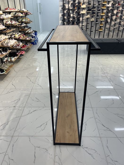 Вешала напольные для магазина одежды