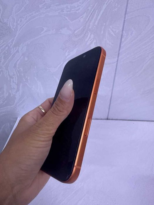 Apple iPhone 17 Pro/ 256 Gb, Емк 100%/e-sim/лот 124/1099