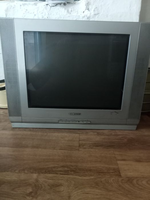 Продам телевизор цветной