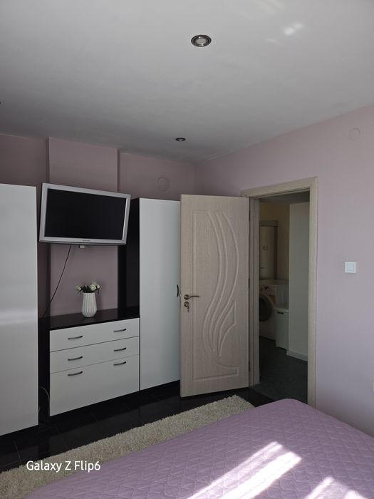 Дава се под наем Тристаен апартамент в Хасково, Куба - 70 кв.м за 255 € - Снимка #1