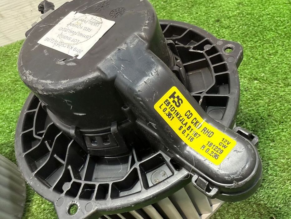 MOTORAS AEROTERMA VENTILATOR MITSUBISHI OUTLANDER 2 2.2 DIESEL 2012 2005-2012 / KIA CEED 3 GT-LI 1.4 BENZINA 2019 2018-2021 COD OEM 7802A216 EB1D1NXJL