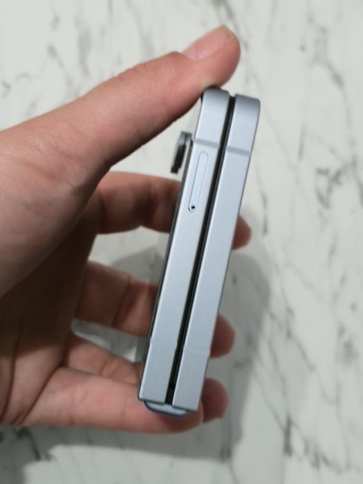 Vand/Schimb Samsung Z Flip6 256gb