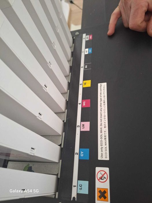 Vând imprimanta Print & Cut ROLAND  ( EcoSolvent )