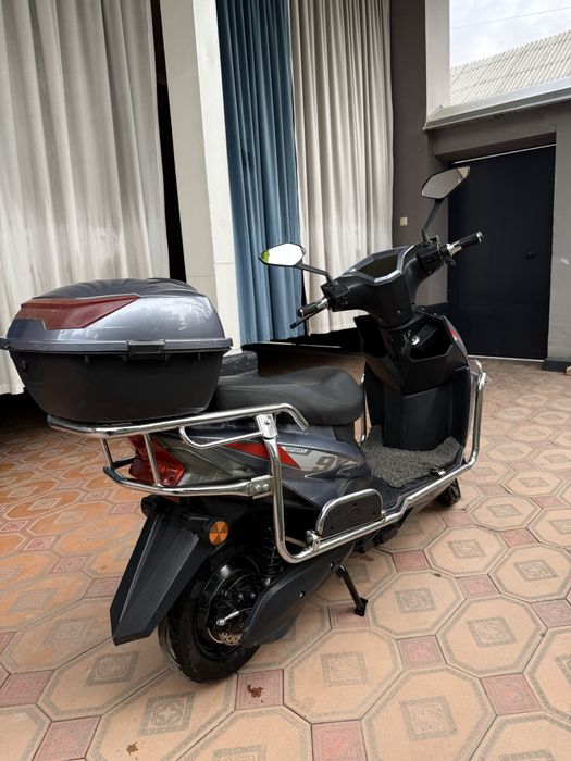 Skuter sotiladi 6 ta batarea