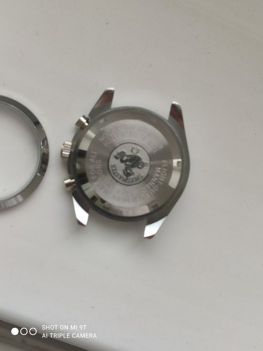 Часы omega чуть сломаны