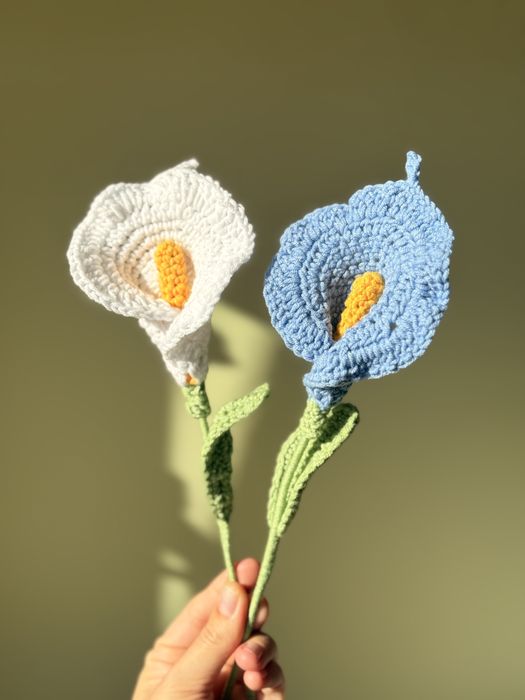 Букет от плетени цветя, подарък за празник