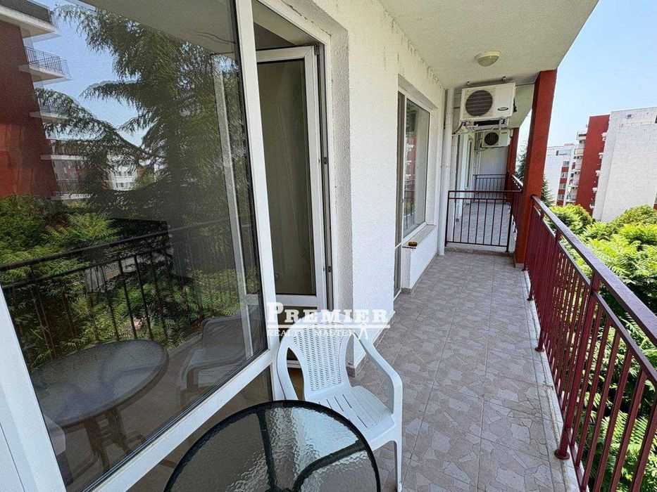 Представяме на вашето внимание двустаен апартамент с морска гледка