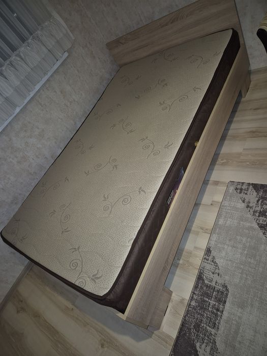 Спалня-персон и половина