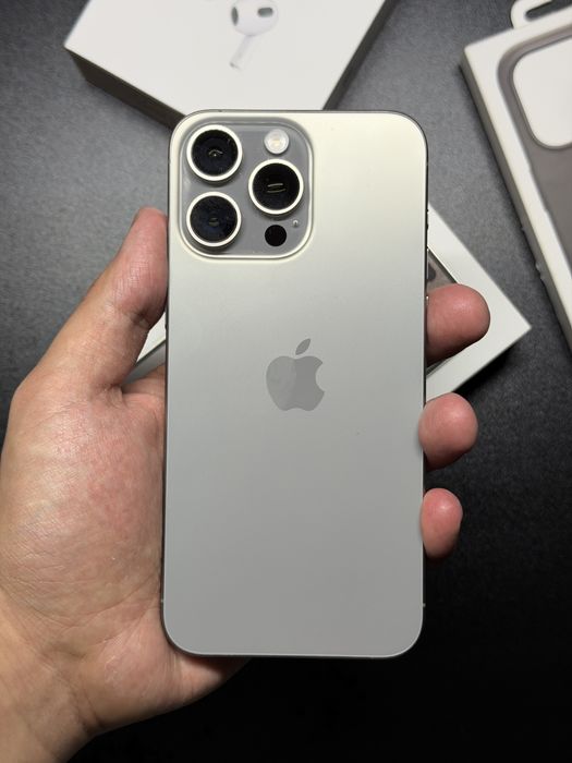 iPhone 15 Pro Max + Airpods 3 Оригинал