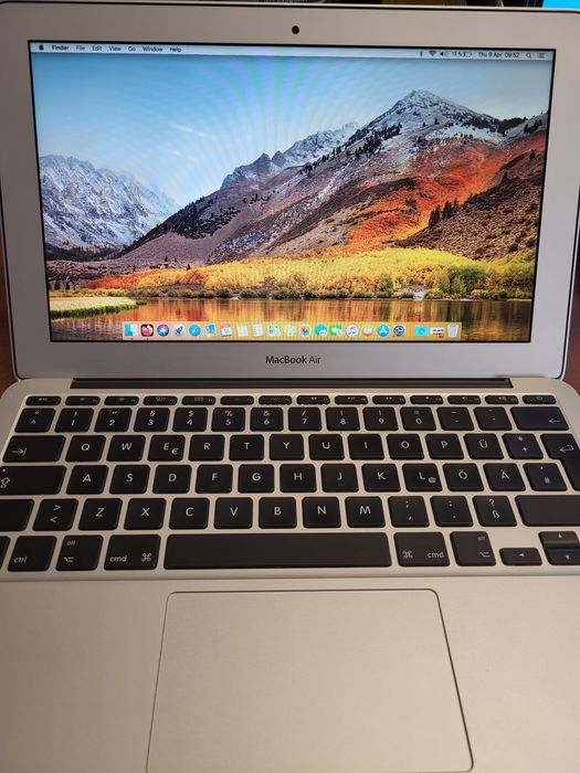 Macbook Air 2011 13"  i5, 4gb RAM, 128gb SSD, functional + incarcator