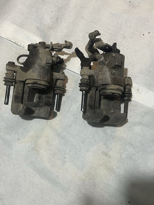 Etrieri Etrier stanga dreapta Golf 5 6 Octavia 2 Audi A3 TRW