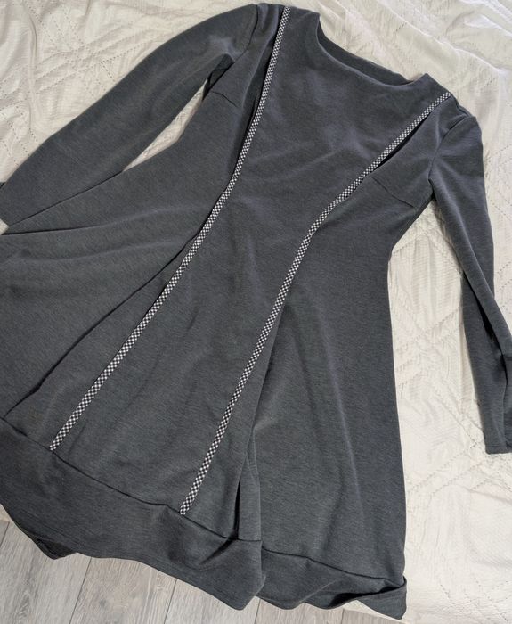 Сива рокля с дълъг ръкав