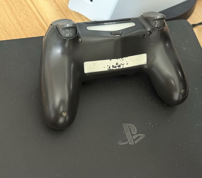 PS4 Slim 1 TB - Sony PlayStation 4