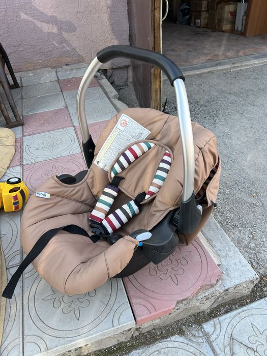 Продам коляску 3 в 1 Hauck lacrosse