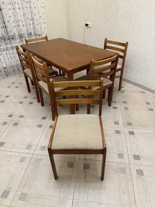 Стол со стульями