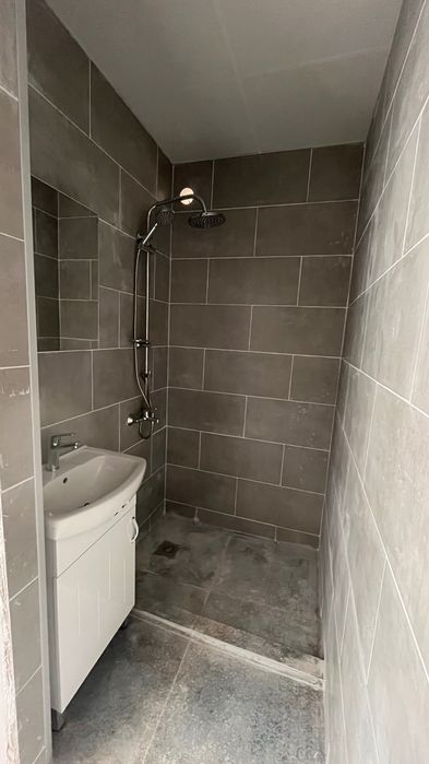 Собственик продава етаж от къща