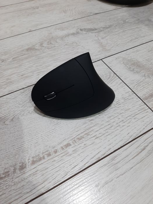 Игровая мышка для левши.