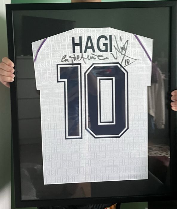 Tricou cu autograf Gheorghe Hagi - inramat
