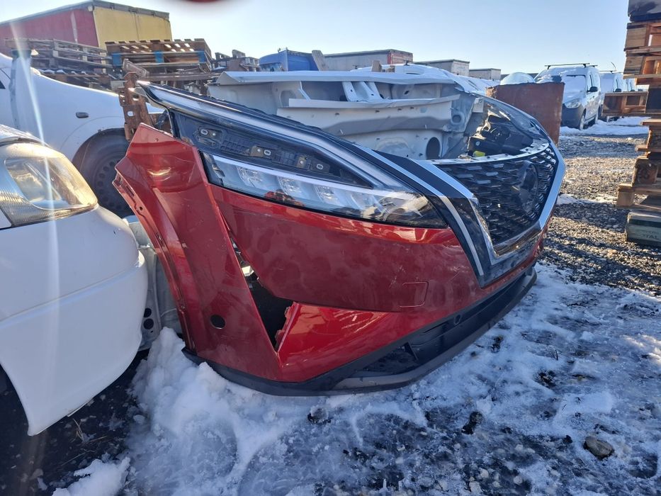 Fata completa Bara fata, Capota, far,aripa stg față Nissan Qashqai j12